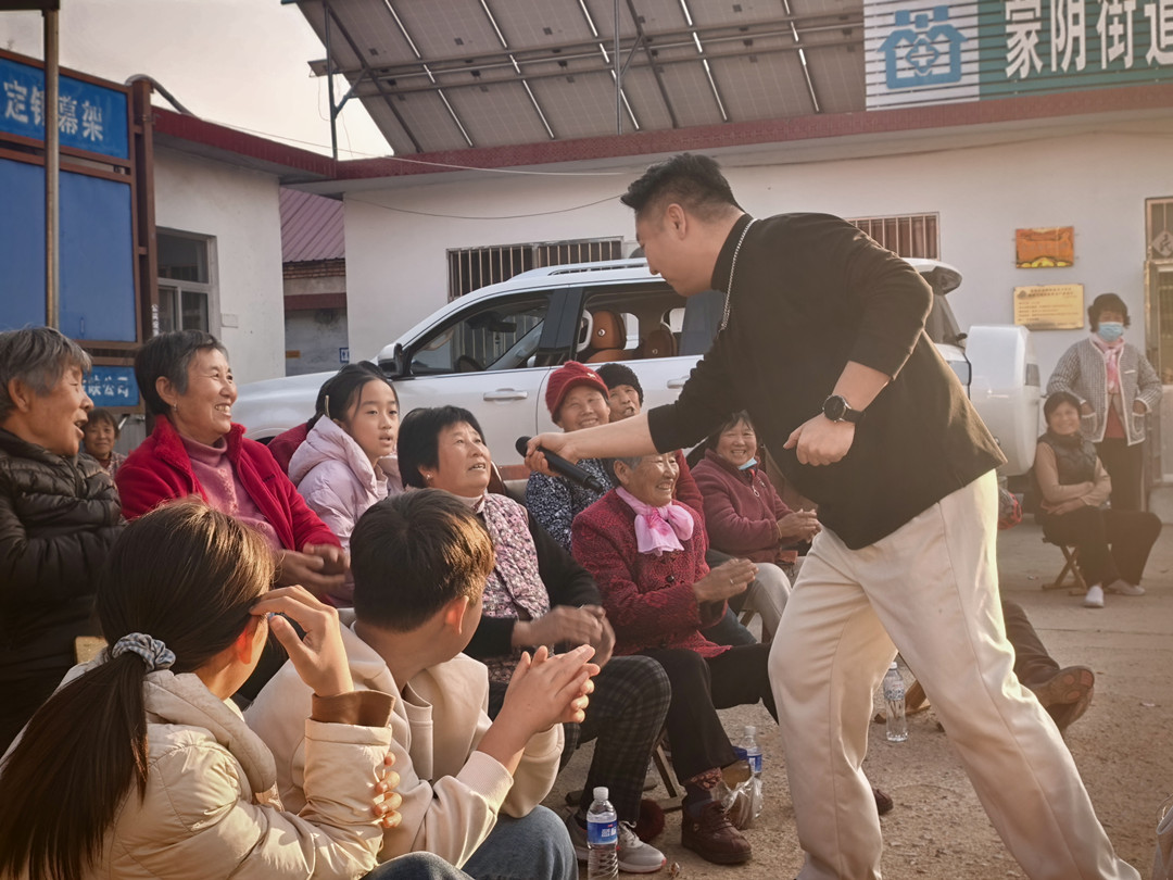 优质文化资源直达基层 沂蒙精神在歌声中代代相传 ——“到群众中去”活动走进蒙阴县蒙阴街道召子官庄村